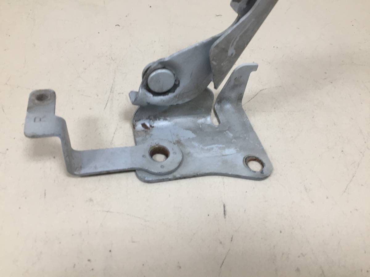 Петля капота правая Kia Spectra 2001-2011