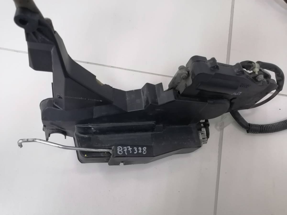 Замок двери передней правой Toyota  Celsior (F30) 2003