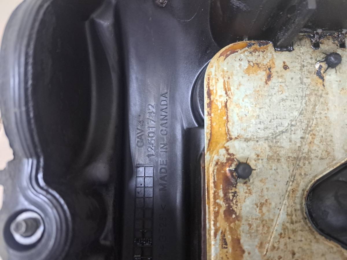 Крышка головки блока (клапанная) Opel Antara 2007-2015