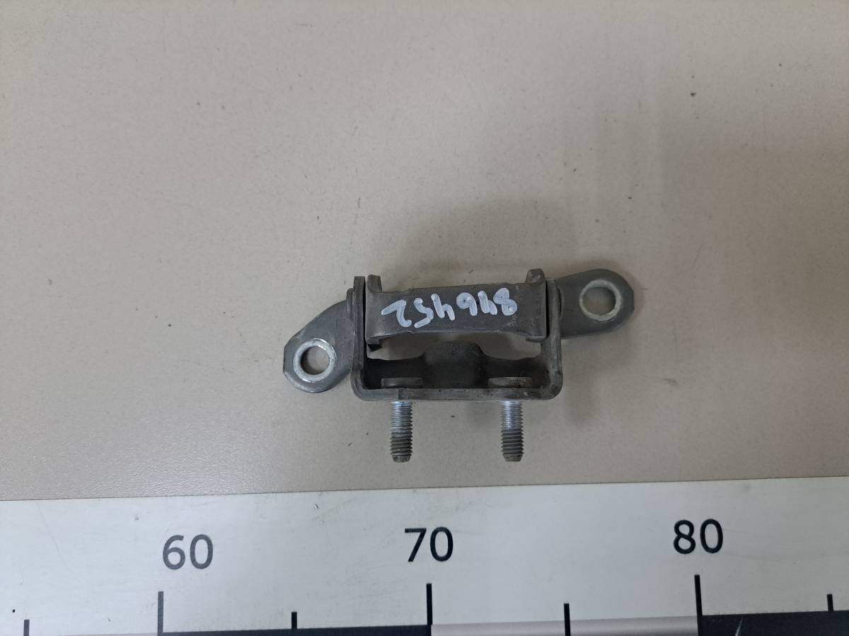 Петля двери задней левой верхняя Toyota Camry (XV30) 2001-2006 Петля двери задней левой верхняя Toyota Camry (XV30) 2001-2006