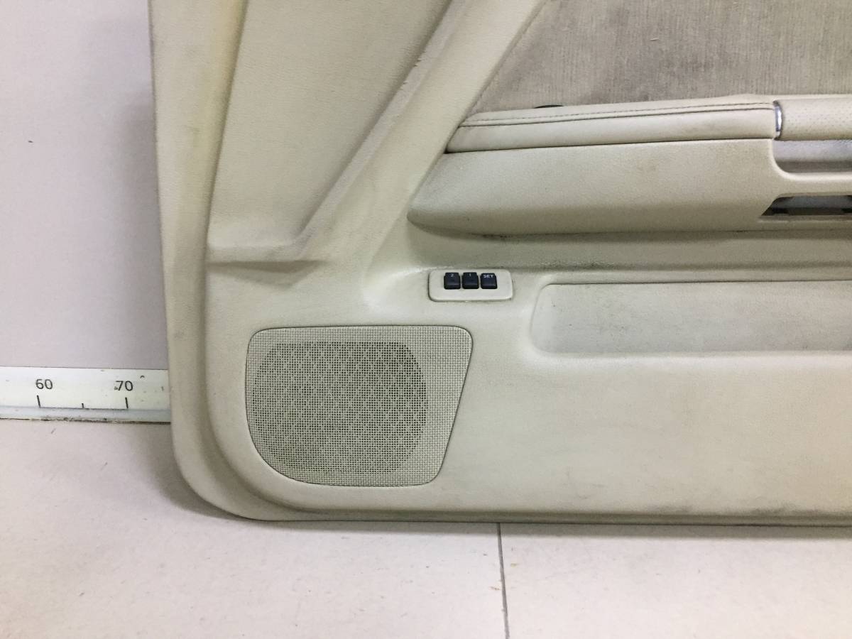 Обшивка двери передней правой Nissan Fuga Y50 2004-2009