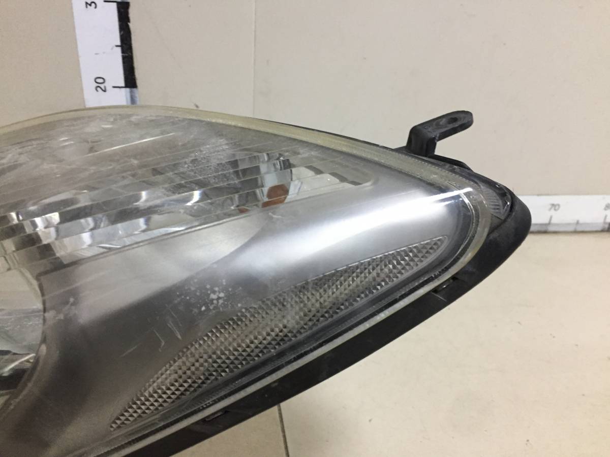 Фара левая Toyota Vitz P90 2005-2011