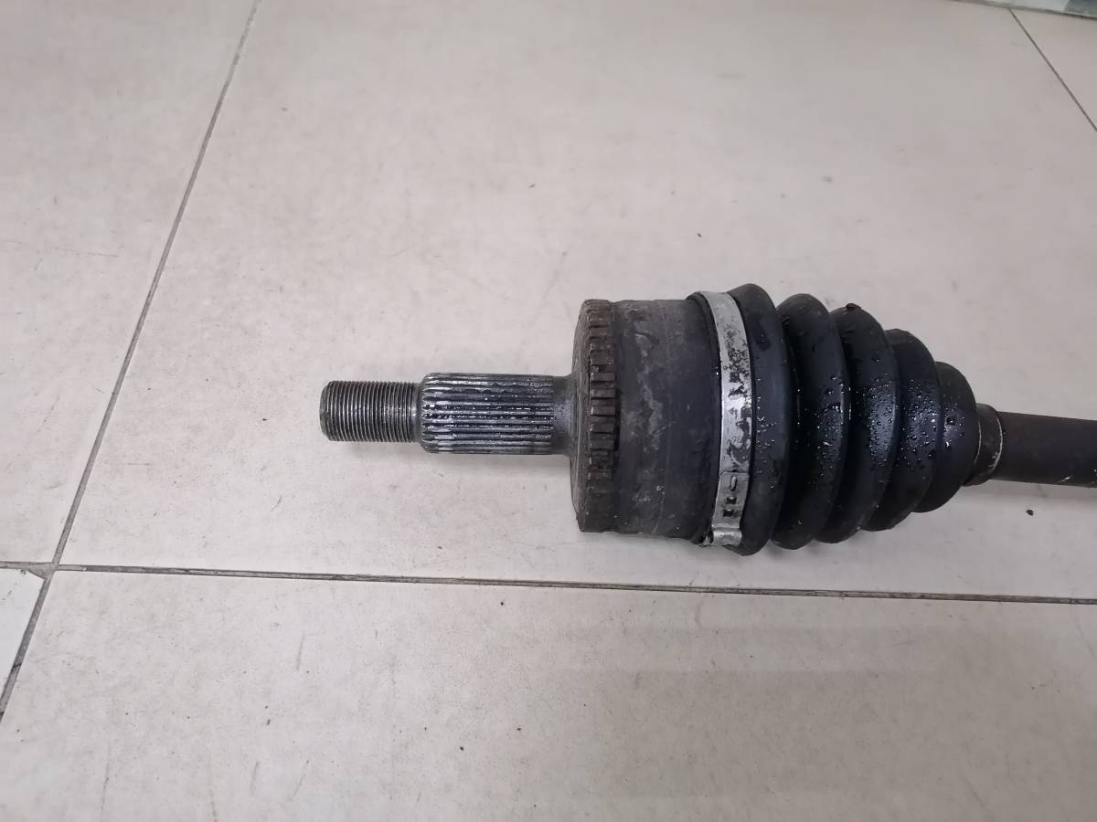 Полуось передняя правая Land Rover Discovery 3 2004-2009
