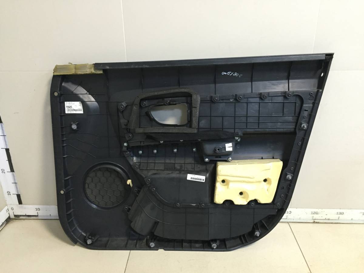 Обшивка двери передней левой Kia Soul (AM) 2009-2014