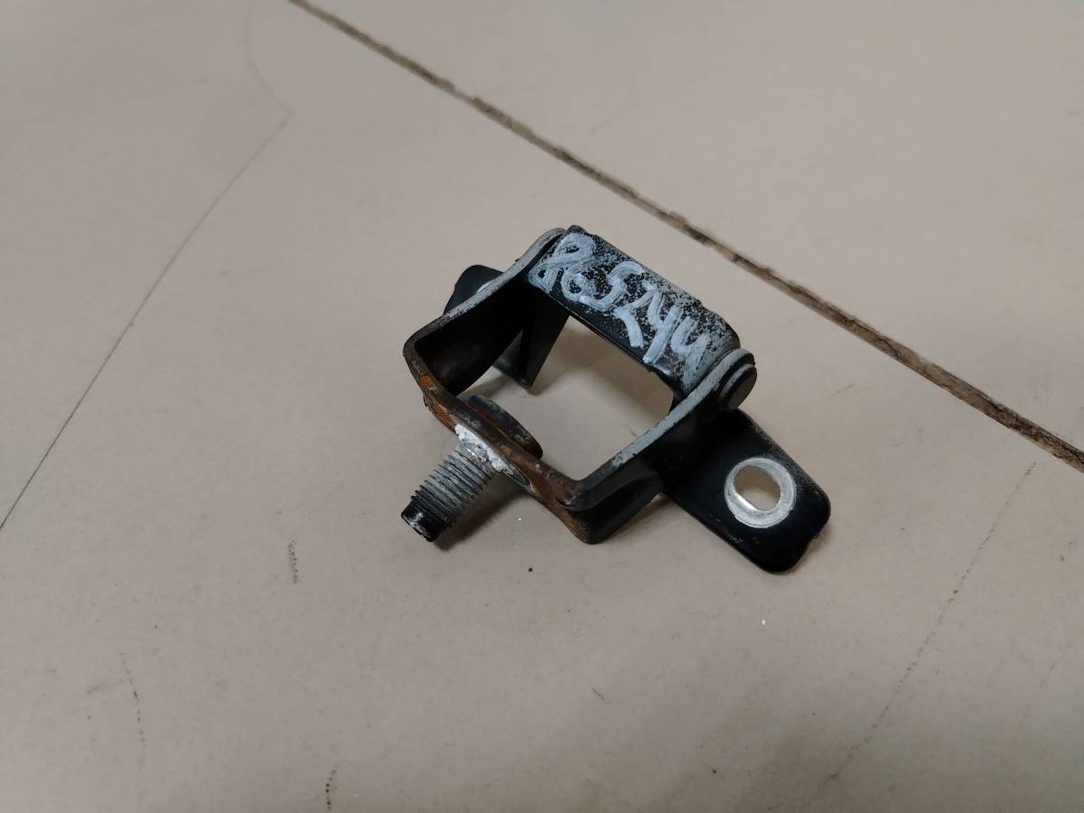 Петля двери багажника Hyundai Getz 2002-2010
