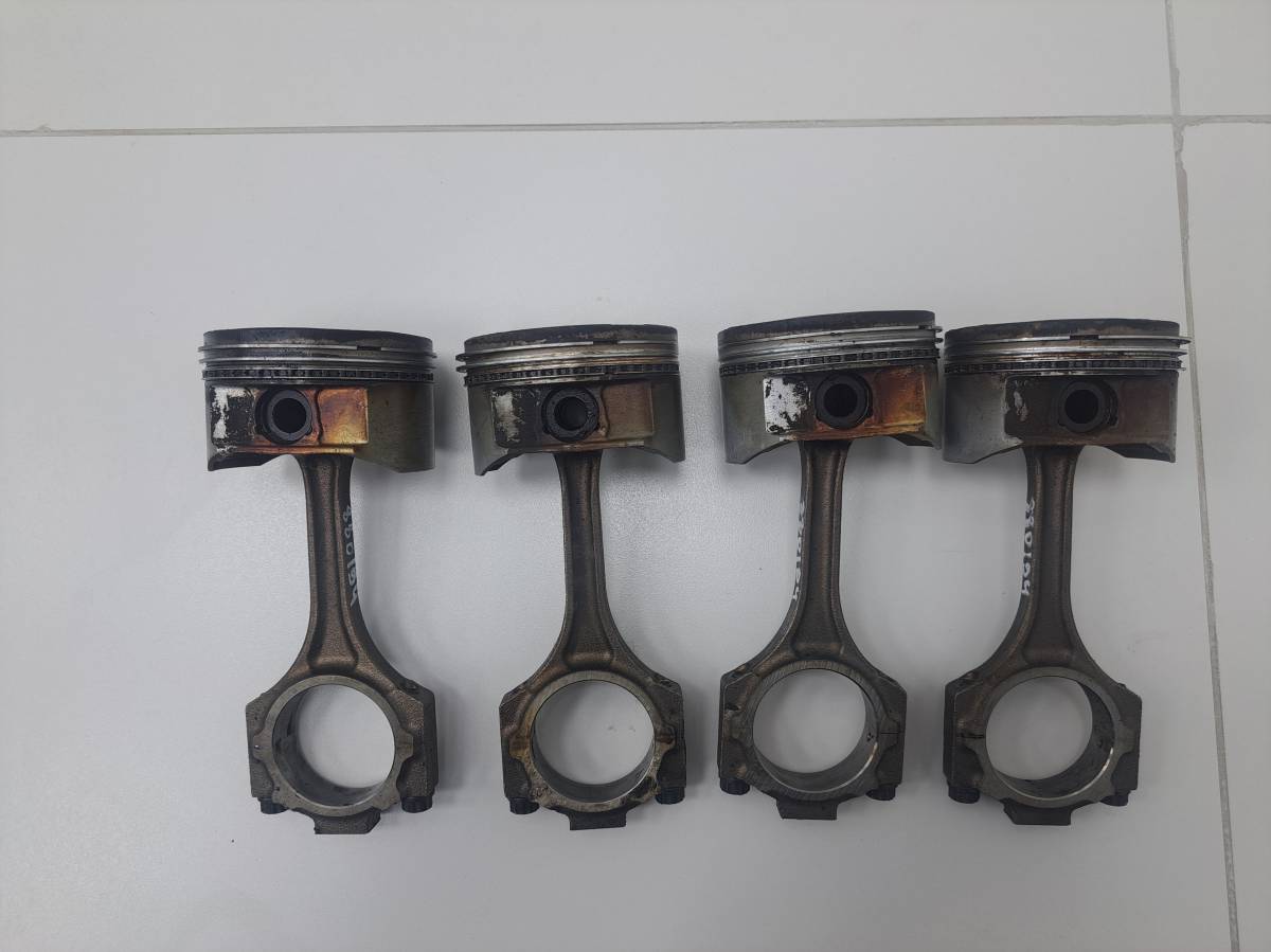 Поршень с шатуном Toyota Land Cruiser (J100) 1998-2007