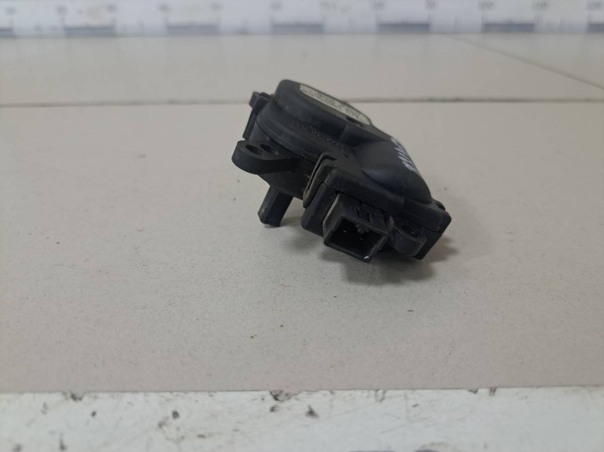 Моторчик заслонки печки Ford Fusion (JU) 2002-2012 Моторчик заслонки печки Ford Fusion (JU) 2002-2012