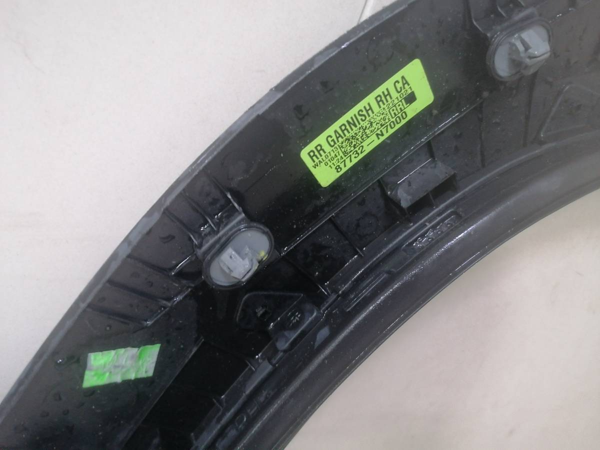Накладка двери задней правой Hyundai Tucson NX4 2021