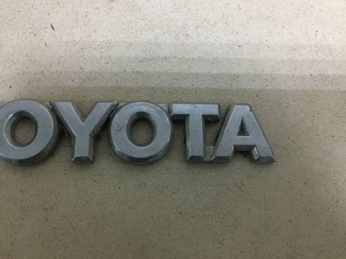Эмблема Toyota Corolla E120 2001-2007