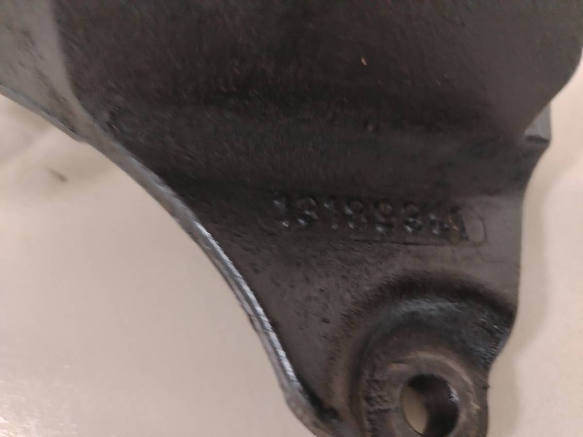 Кронштейн двигателя правый Opel Astra H / Family 2004-2015