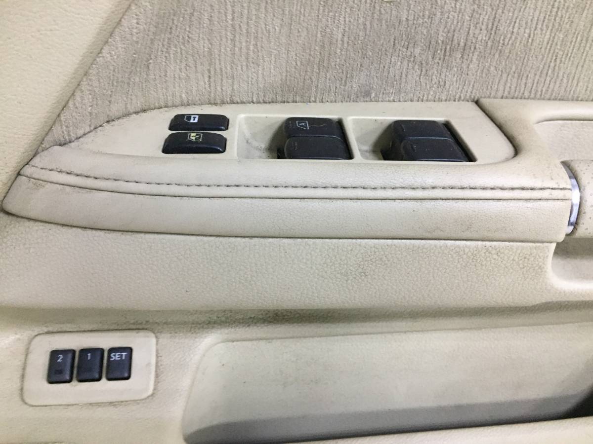 Обшивка двери передней правой Nissan Fuga Y50 2004-2009