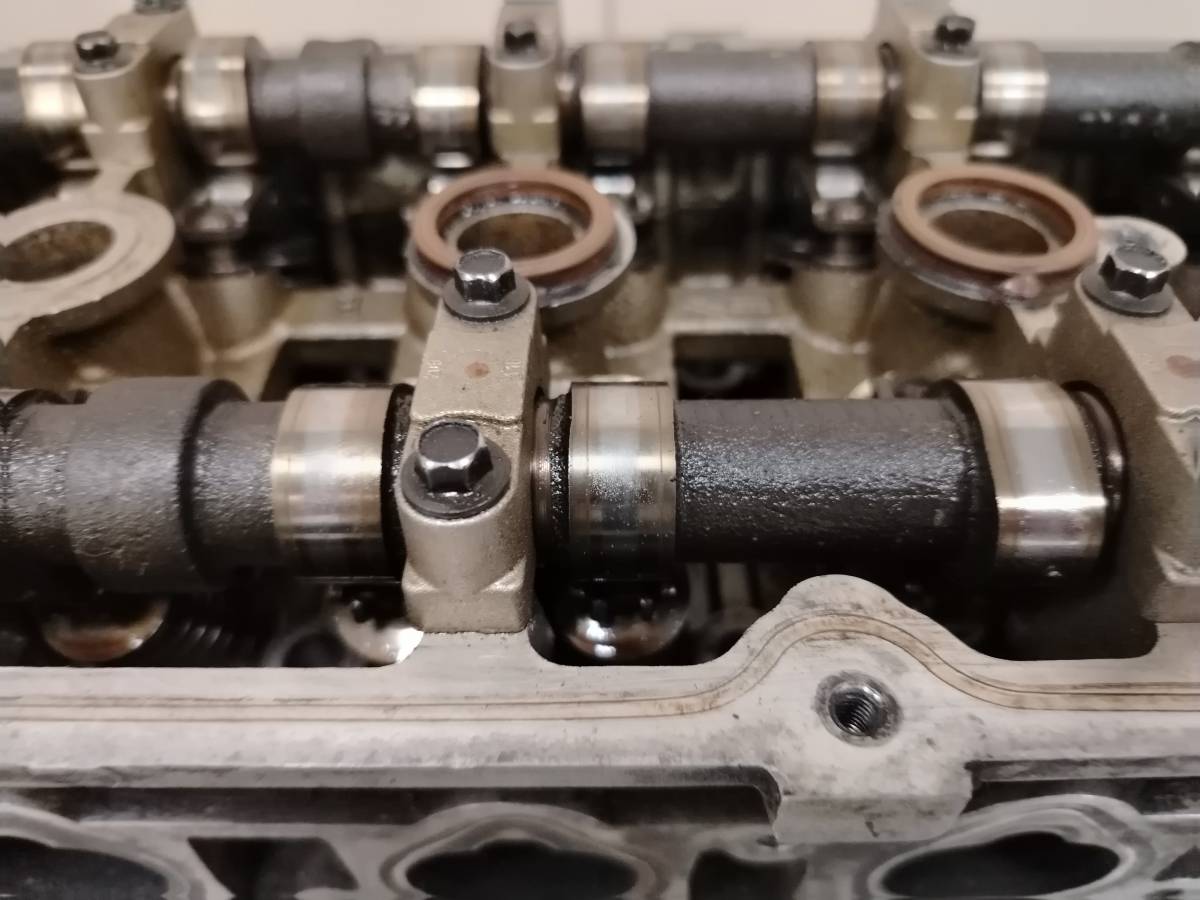 Головка блока цилиндров Dodge Stratus 2000-2005