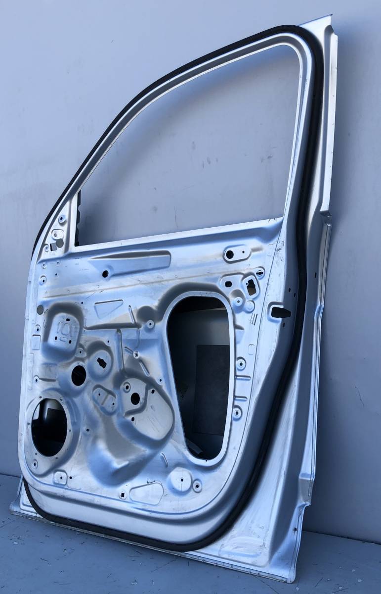 Дверь передняя правая Volkswagen Teramont (CA1) 2016>