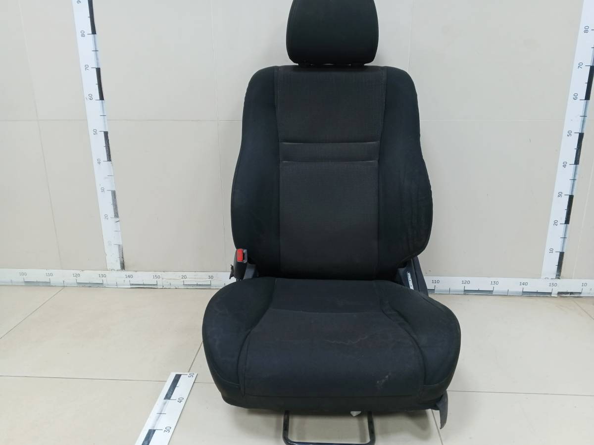 Сиденье переднее левое Toyota Avensis (T250) 2003-2009