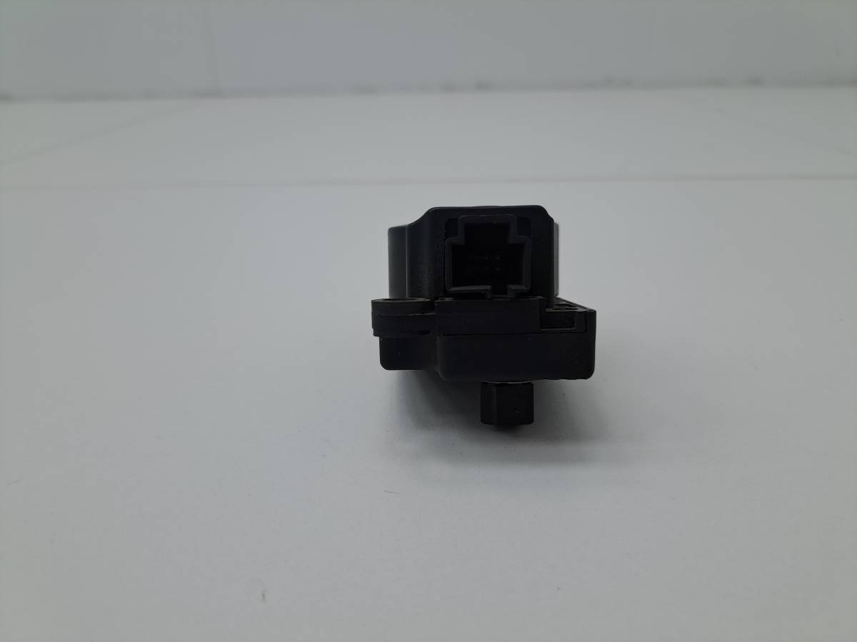 Моторчик заслонки печки Ford Mondeo 4 2007-2015 Моторчик заслонки печки Ford Mondeo 4 2007-2015