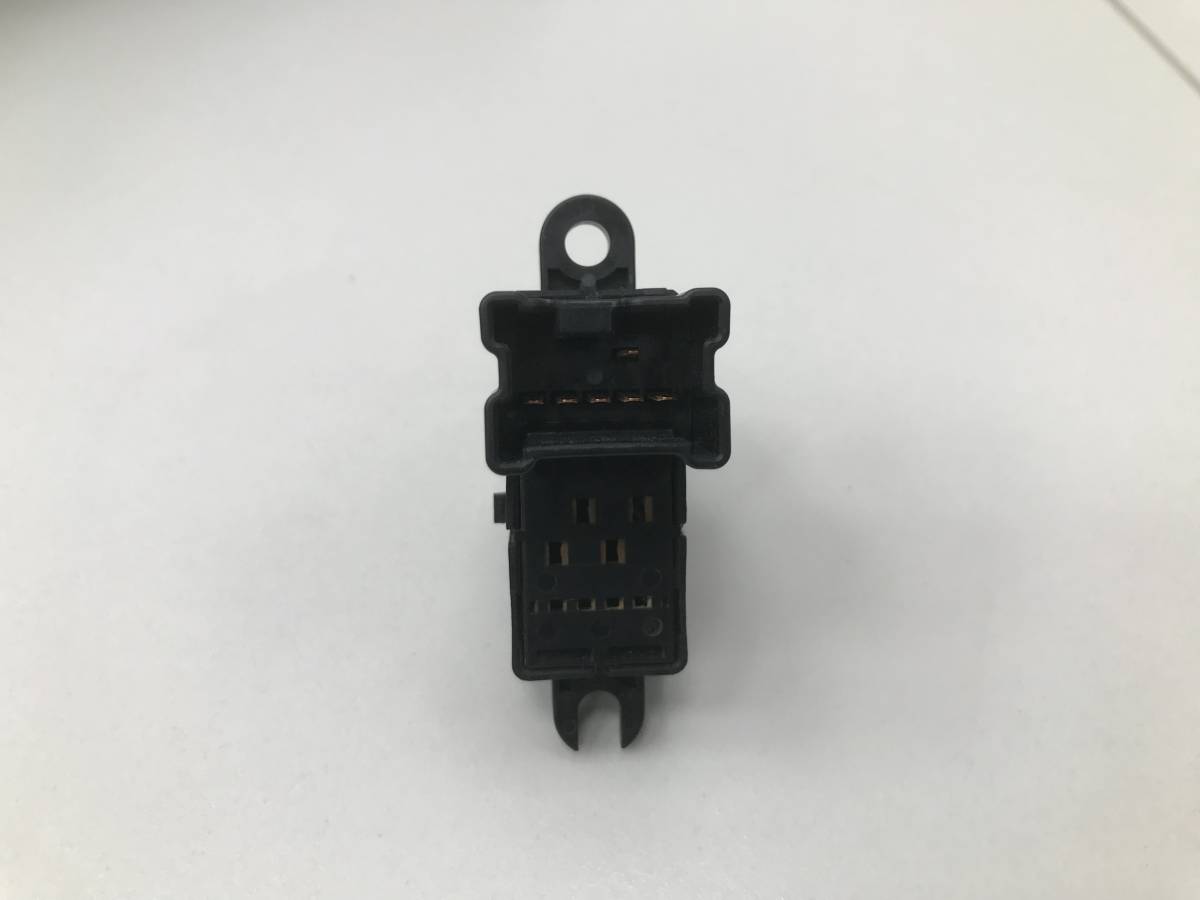 Кнопка стеклоподъемника Nissan Qashqai (J10) 2006-2013