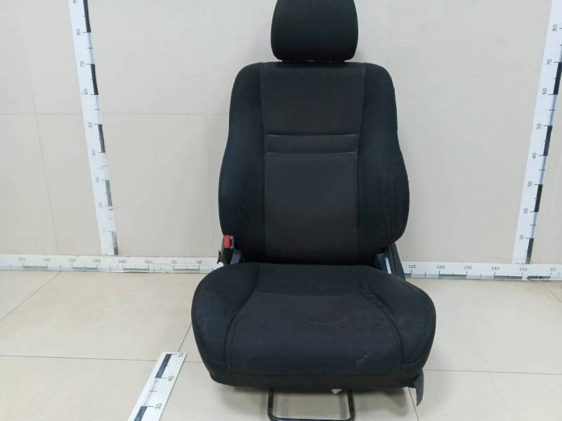 Сиденье переднее левое Toyota Avensis (T250) 2003-2009