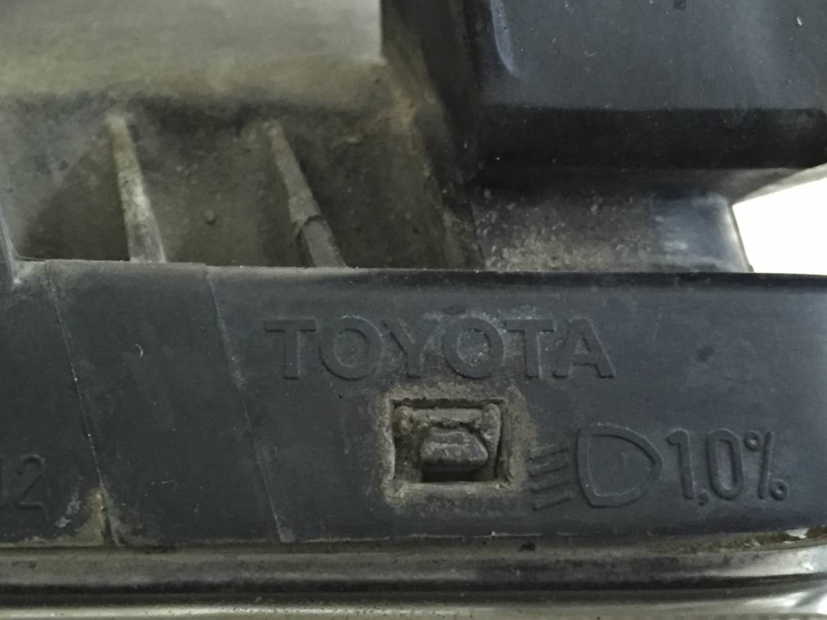 Фара правая Toyota Land Cruiser (J100) 1998-2007