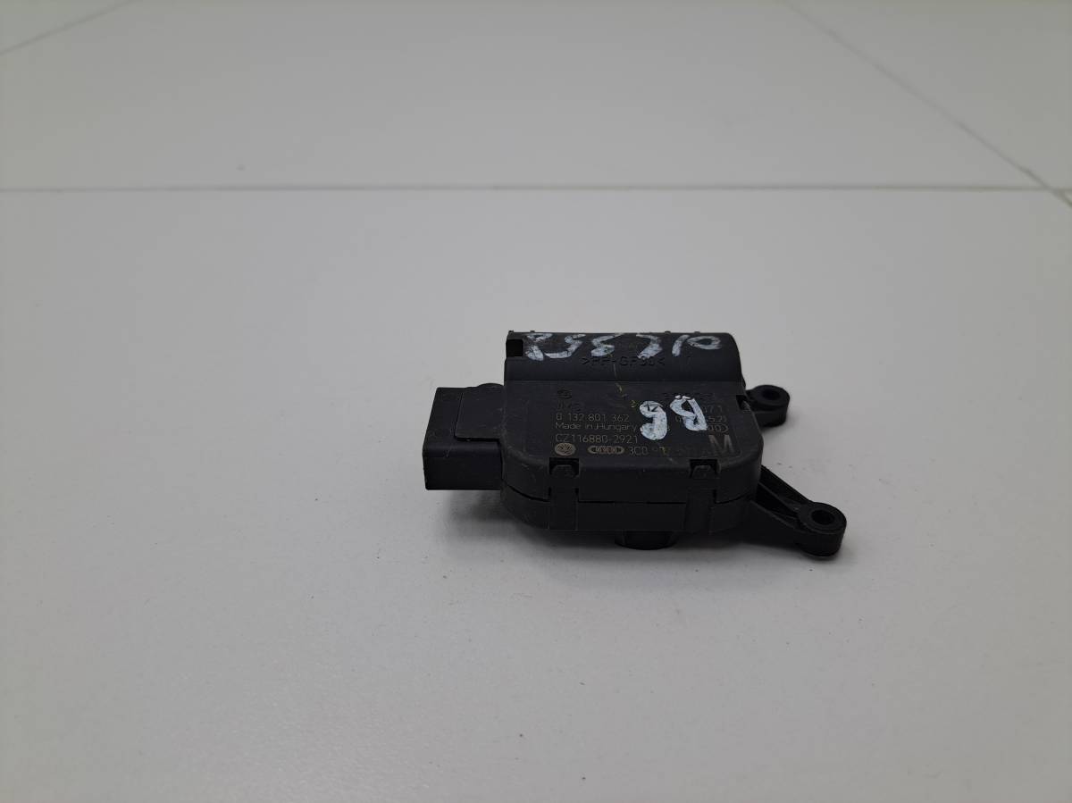 Моторчик заслонки печки Volkswagen Tiguan (5N1) 2007-2011
