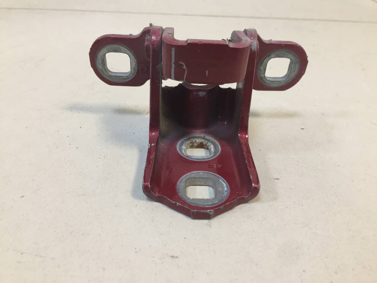 Петля двери Renault Megane (2) 2002-2009