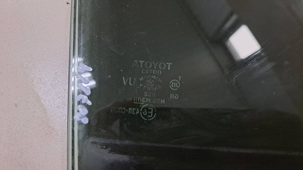 Стекло двери задней правой Toyota Corolla E150 2006-2013
