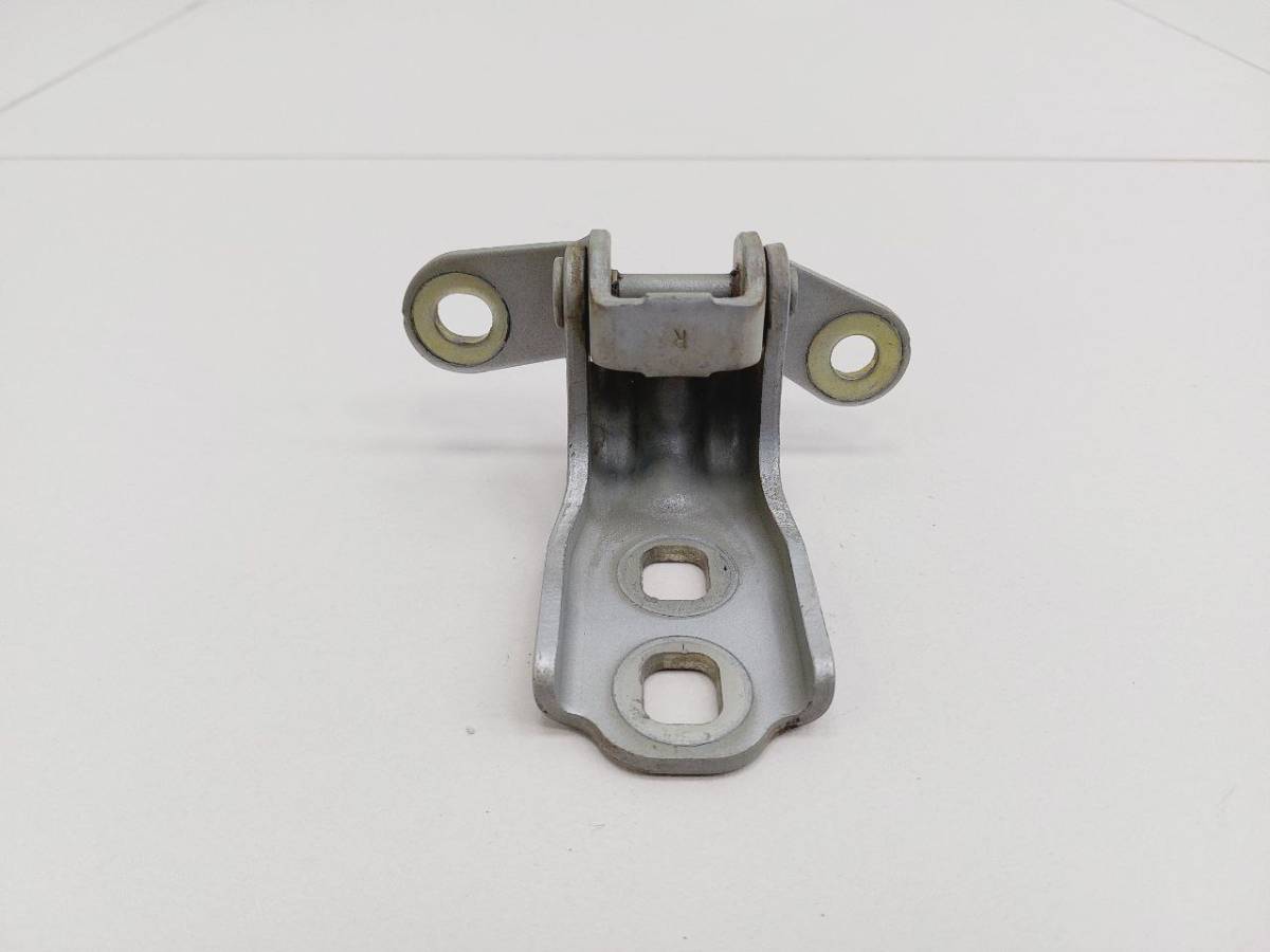Петля двери передней правой верхняя Chevrolet Cobalt (T250) 2011-2015