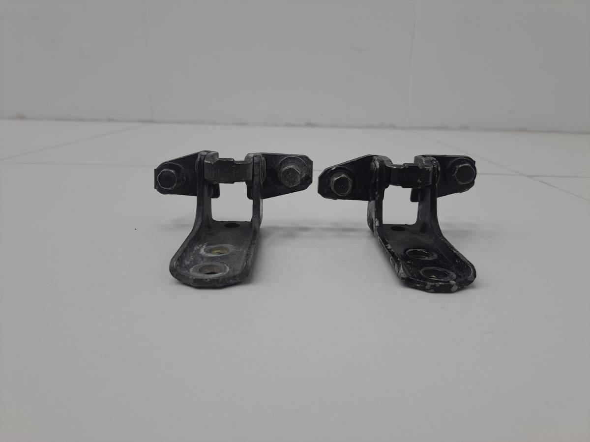 Петля двери Mitsubishi Lancer 9  (CS/Classic) 2000-2011