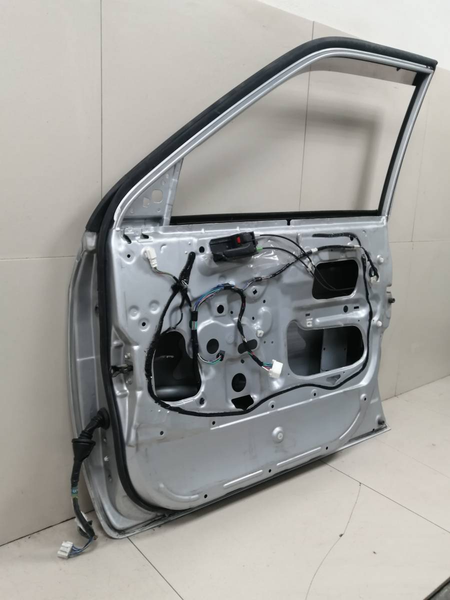 Дверь передняя правая Toyota Probox (XP160) 2002-2014