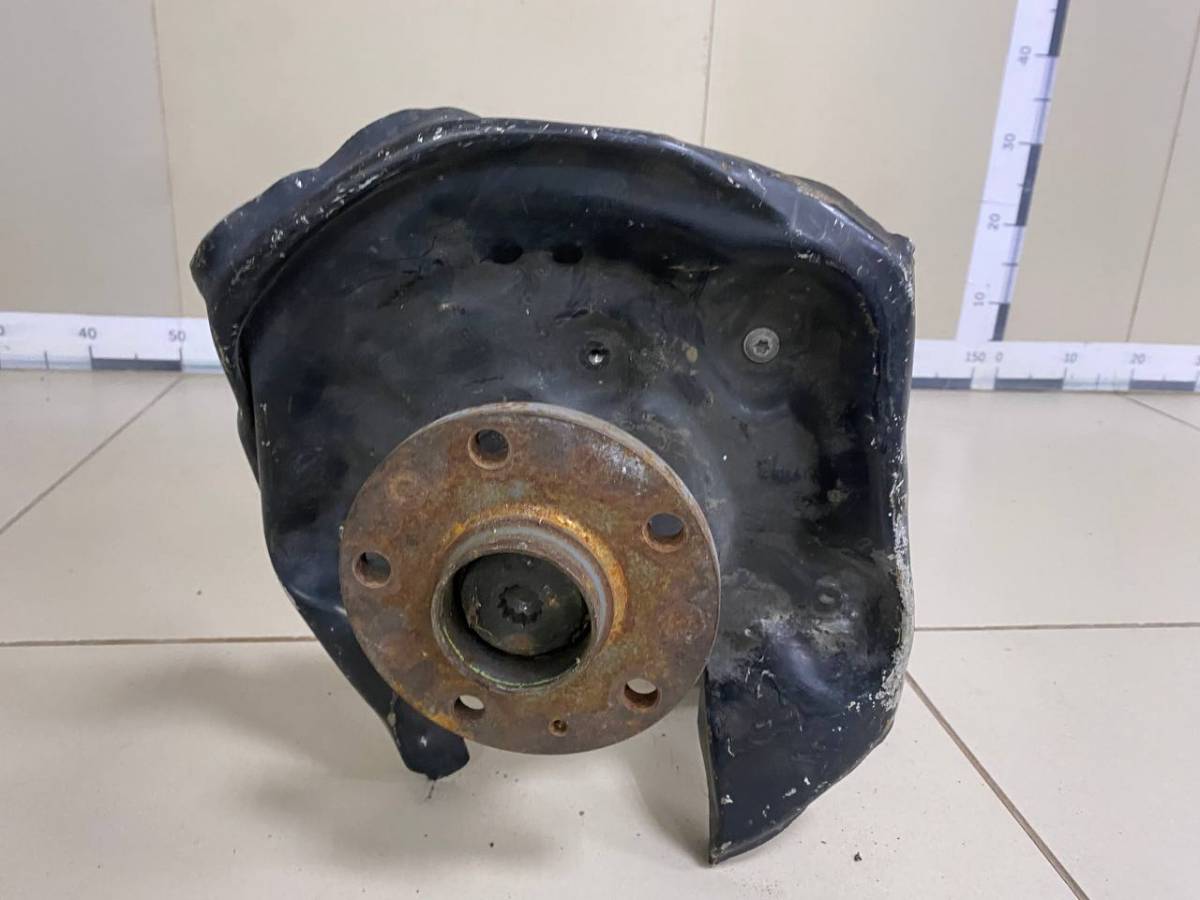 Кулак поворотный задний левый Volkswagen Passat B6 2005-2010 Кулак поворотный задний левый Volkswagen Passat B6 2005-2010