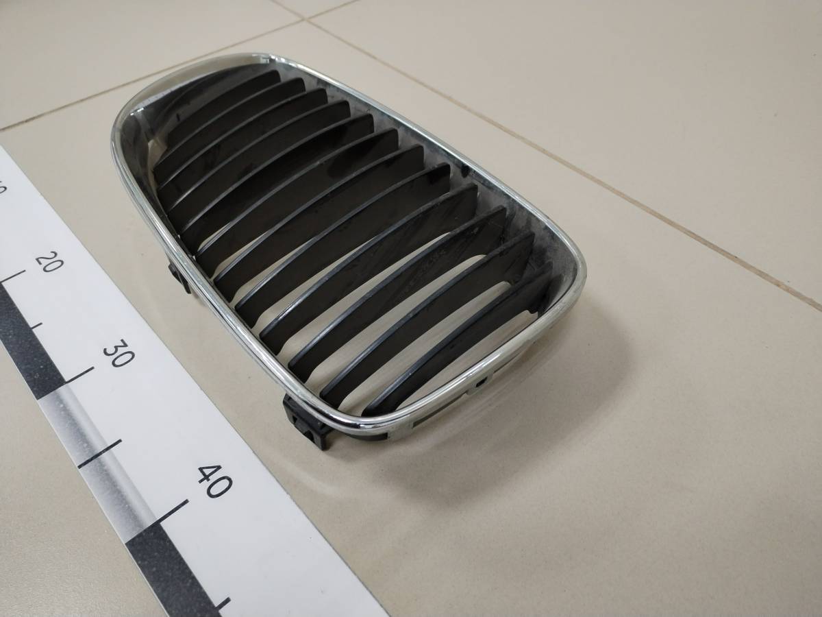 Решетка радиатора правая BMW 1-series E87/E81 2004-2011