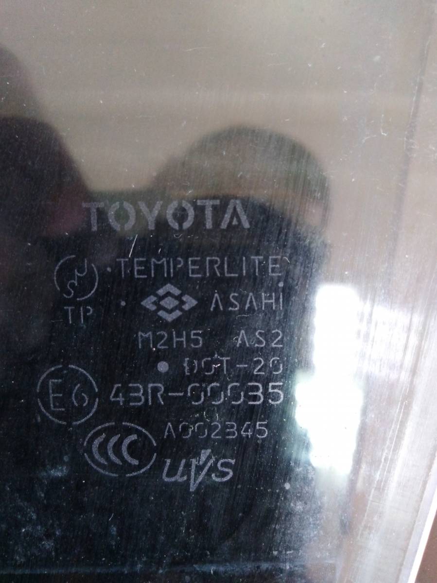 Стекло двери передней левой Toyota Camry (XV30) 2001-2006