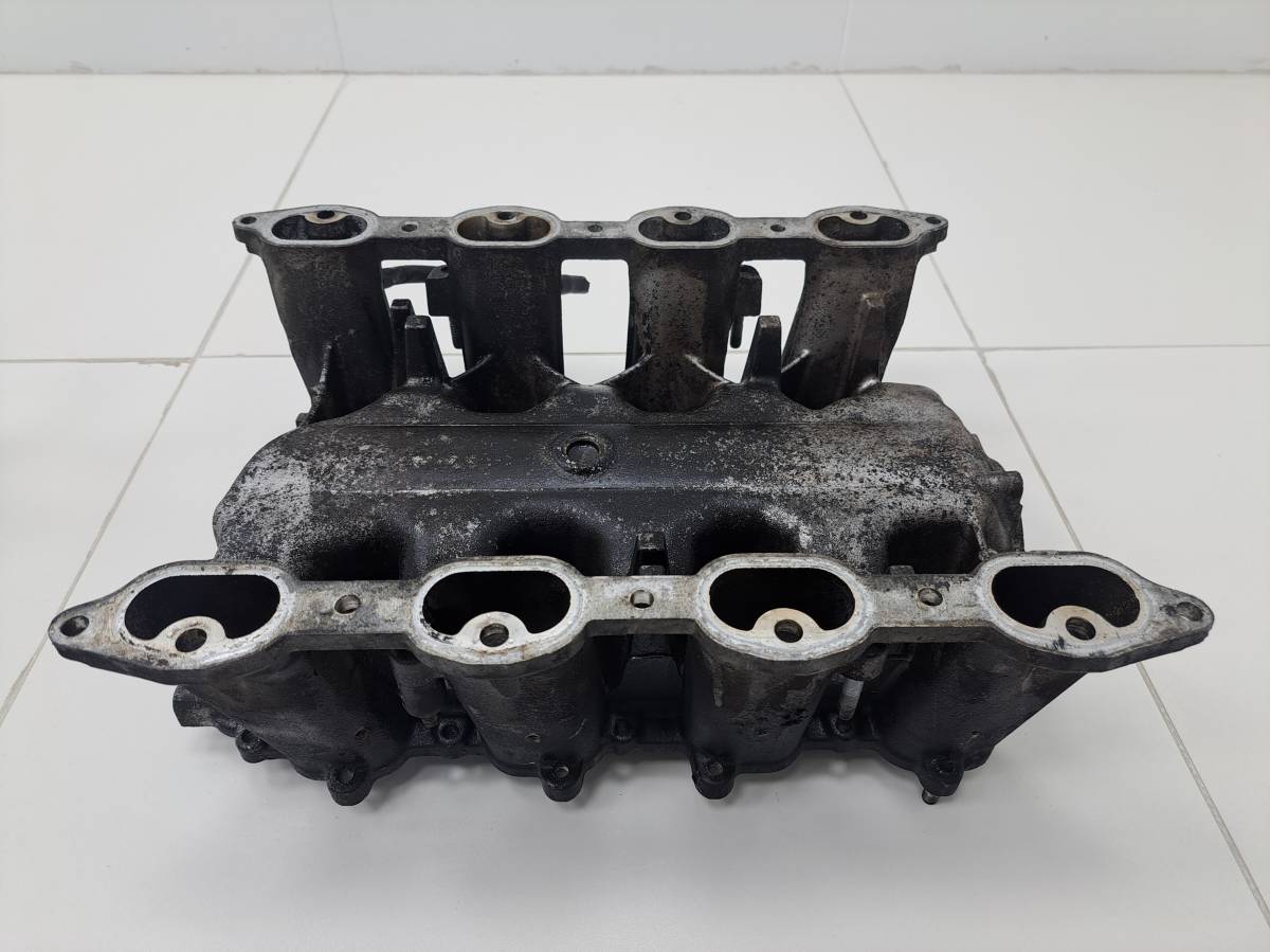 Коллектор впускной Toyota Land Cruiser (J100) 1998-2007