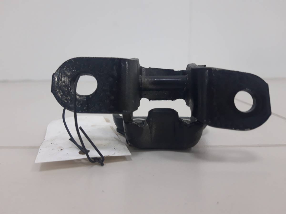 Петля двери передней правой нижняя Toyota Camry (XV30) 2001-2006