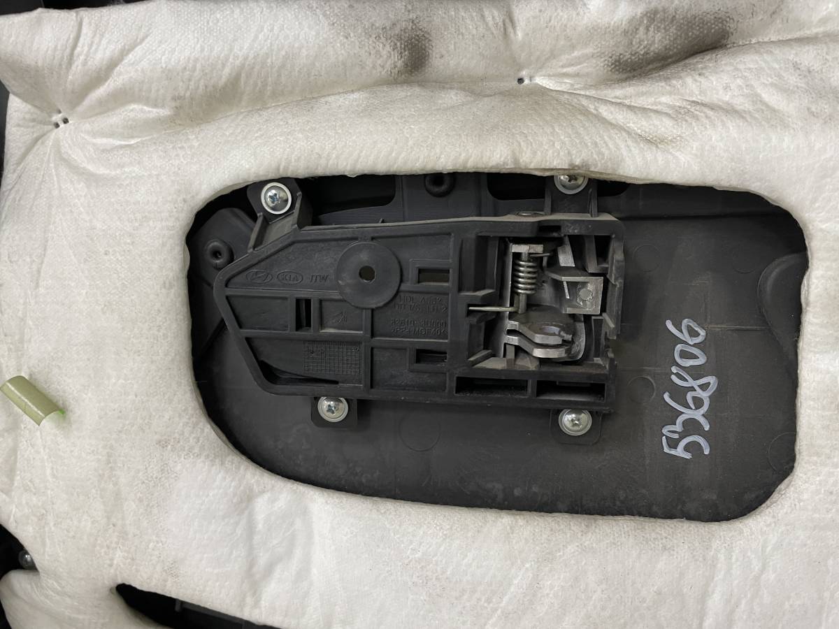 Обшивка двери задней левой Kia Sportage 3 (SL) 2010-2015