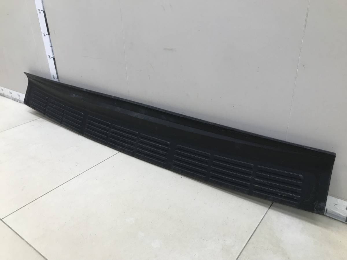 Накладка заднего бампера Toyota Land Cruiser (J200) 2007-2015