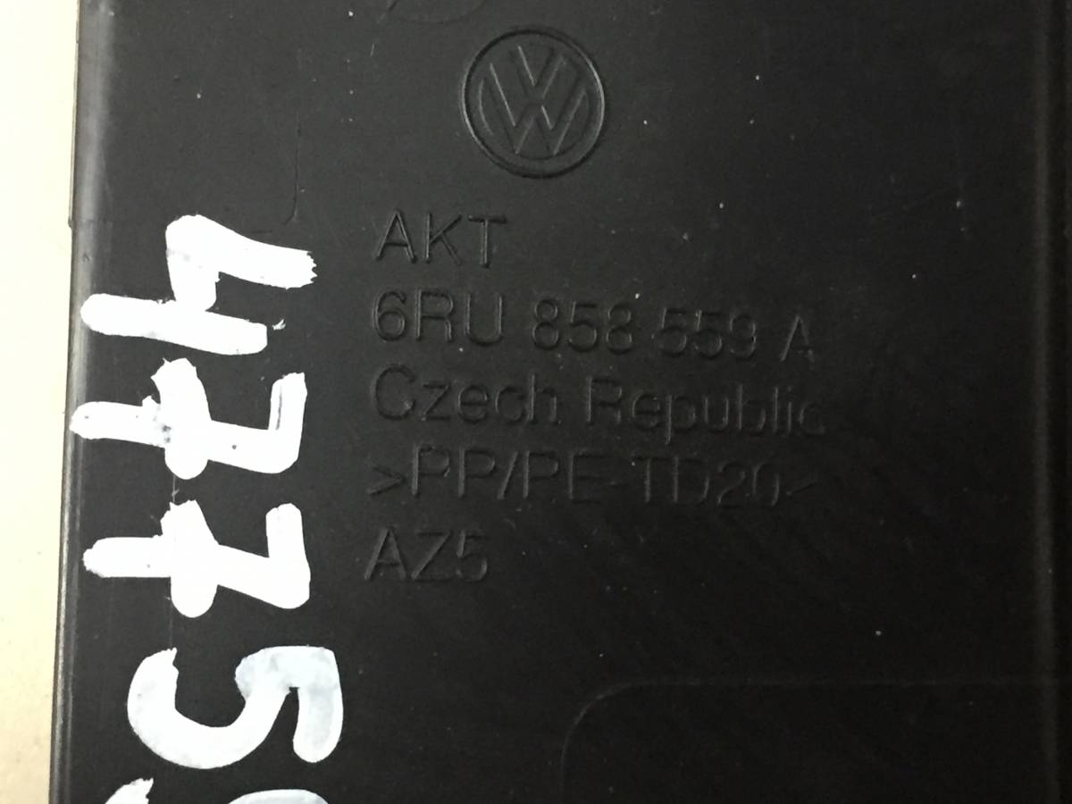 Кожух рулевой колонки Volkswagen Polo (Sed RUS) 2011>