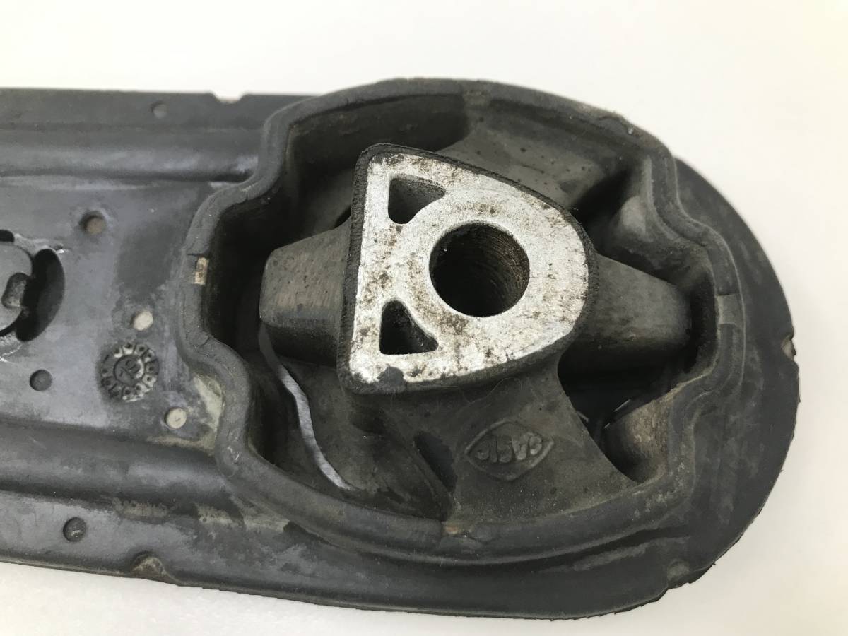 Опора двигателя задняя Renault Logan (1) 2005-2014