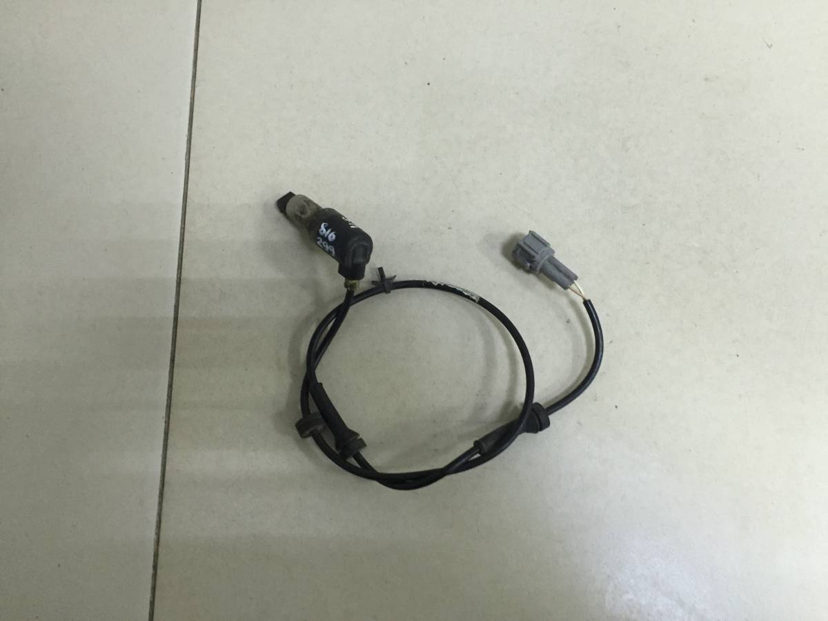Датчик ABS задний правый Nissan Bluebird Sylphy (G10) 2000-2005