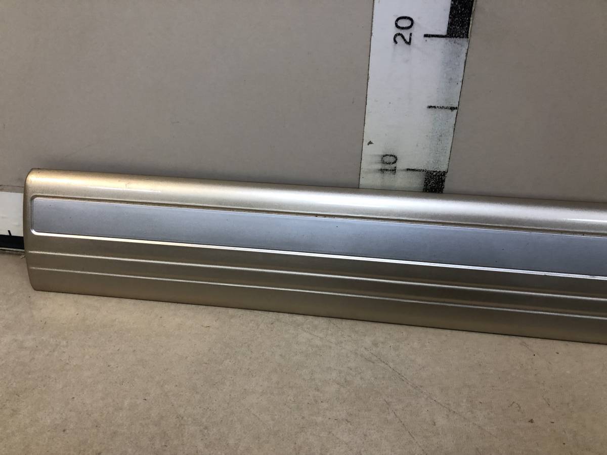 Накладка двери передней правой Toyota Land Cruiser (J100) 1998-2007