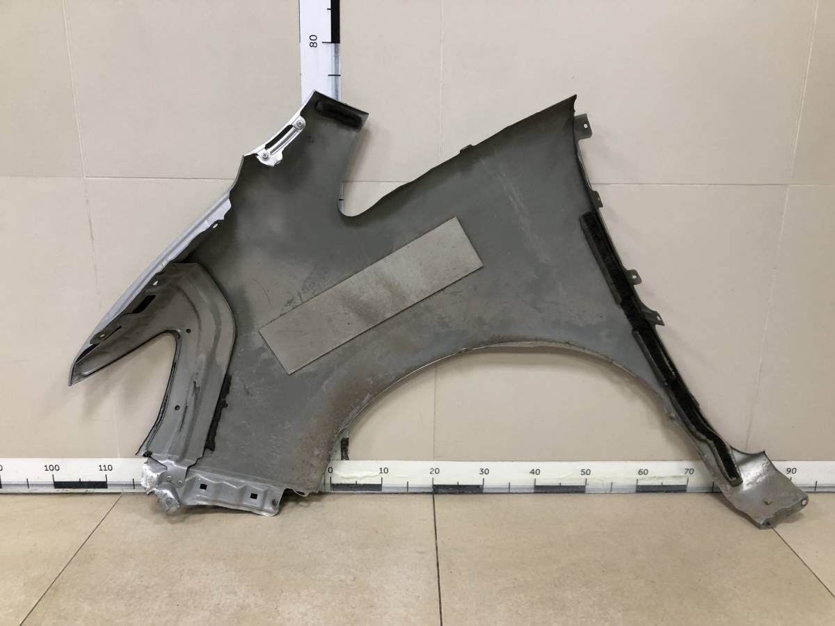Крыло переднее правое Nissan Serena 4 2010-2013