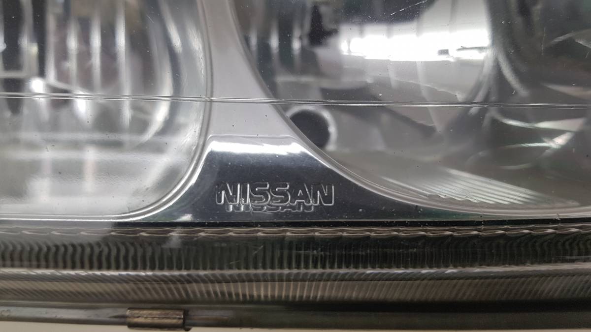Фара правая Nissan Liberty (M12) 1998-2004