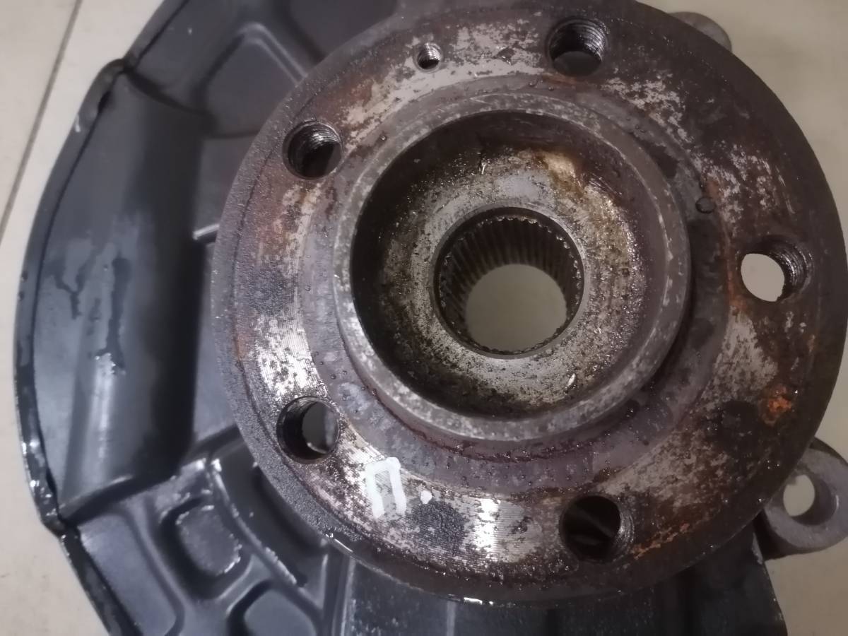 Кулак поворотный передний правый Volvo XC90 2002-2015