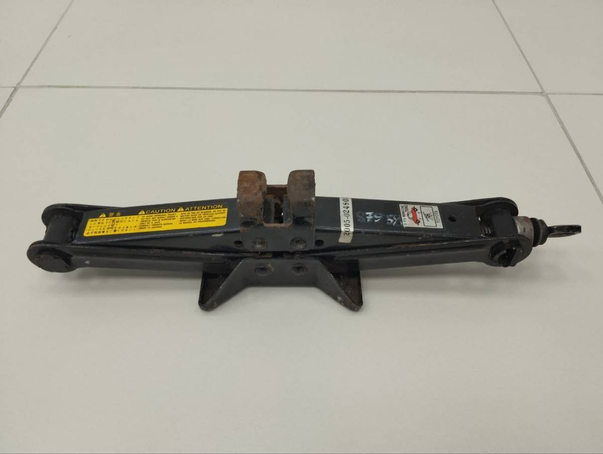 Домкрат Toyota Corolla E120 2001-2007