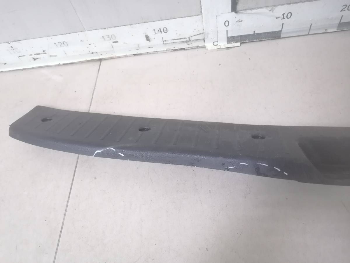 Накладка замка багажника Toyota Probox NSP160 2014