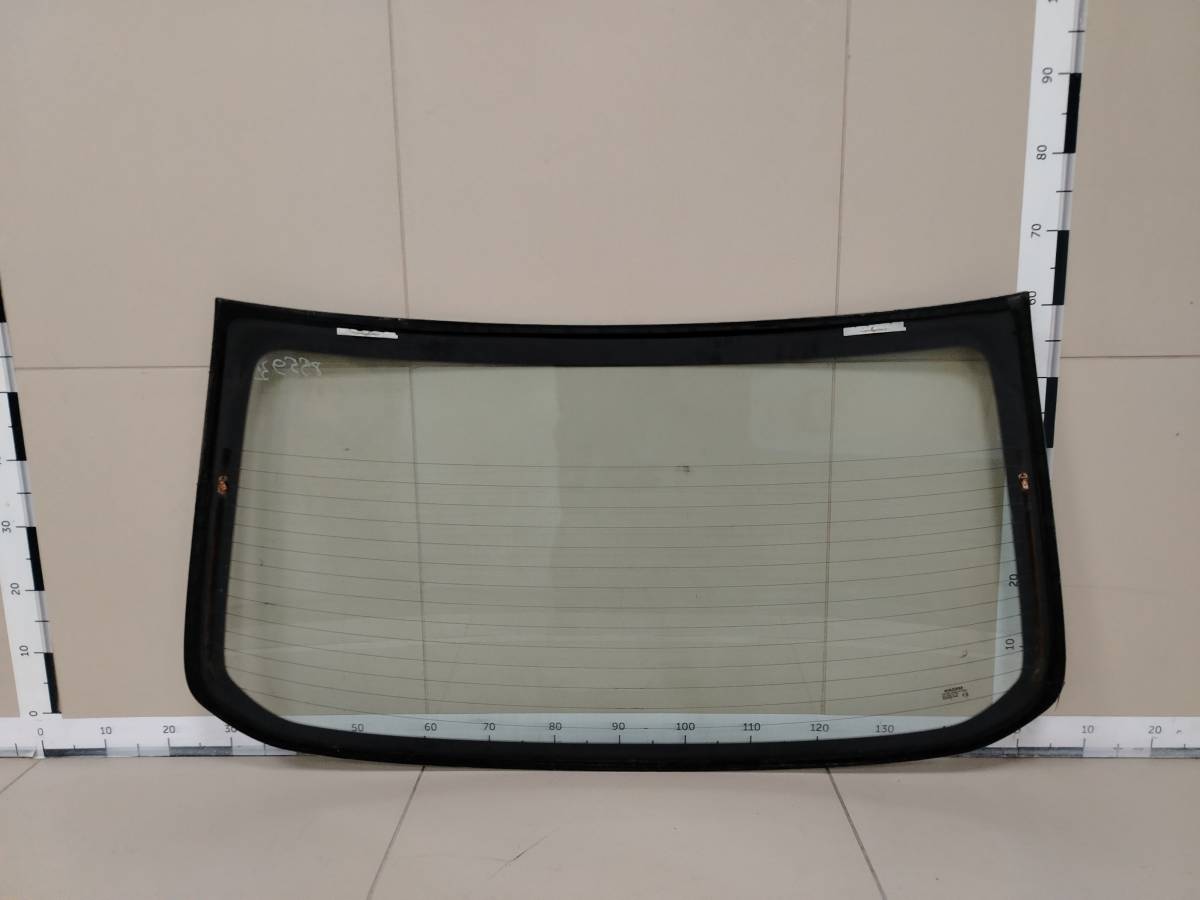 Стекло заднее Nissan Tiida (C11) 2007-2014