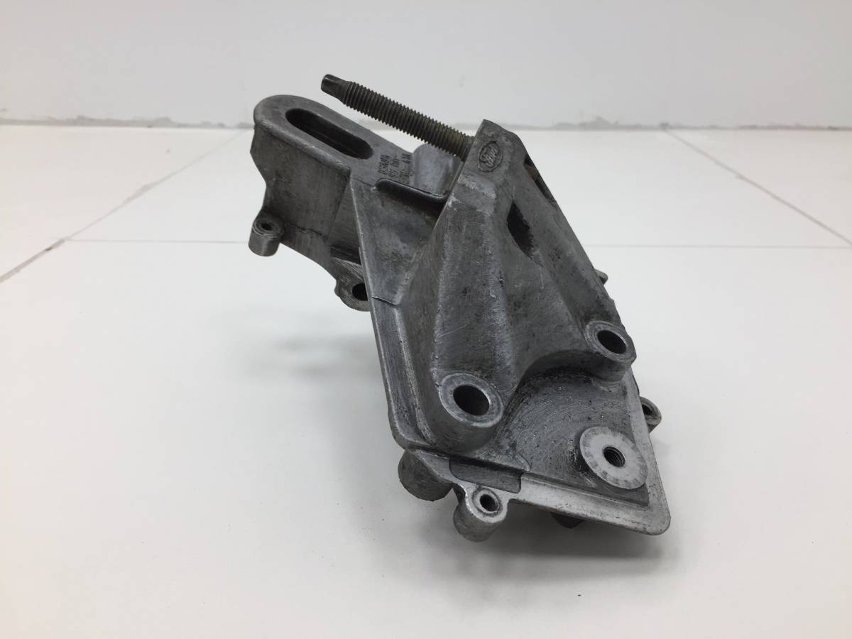 Кронштейн двигателя правый Ford Focus 1 1998-2004
