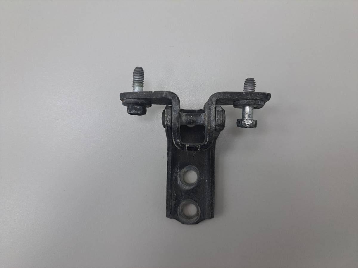 Петля двери Mitsubishi Lancer 9  (CS/Classic) 2000-2011