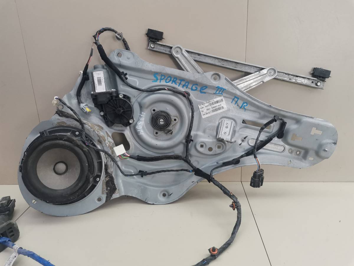 Стеклоподъемник электр. передний правый Kia Sportage 3 (SL) 2010-2015