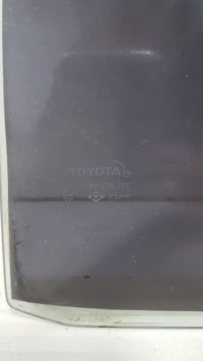 Стекло двери задней правой (форточка) Toyota Land Cruiser (J100) 1998-2007