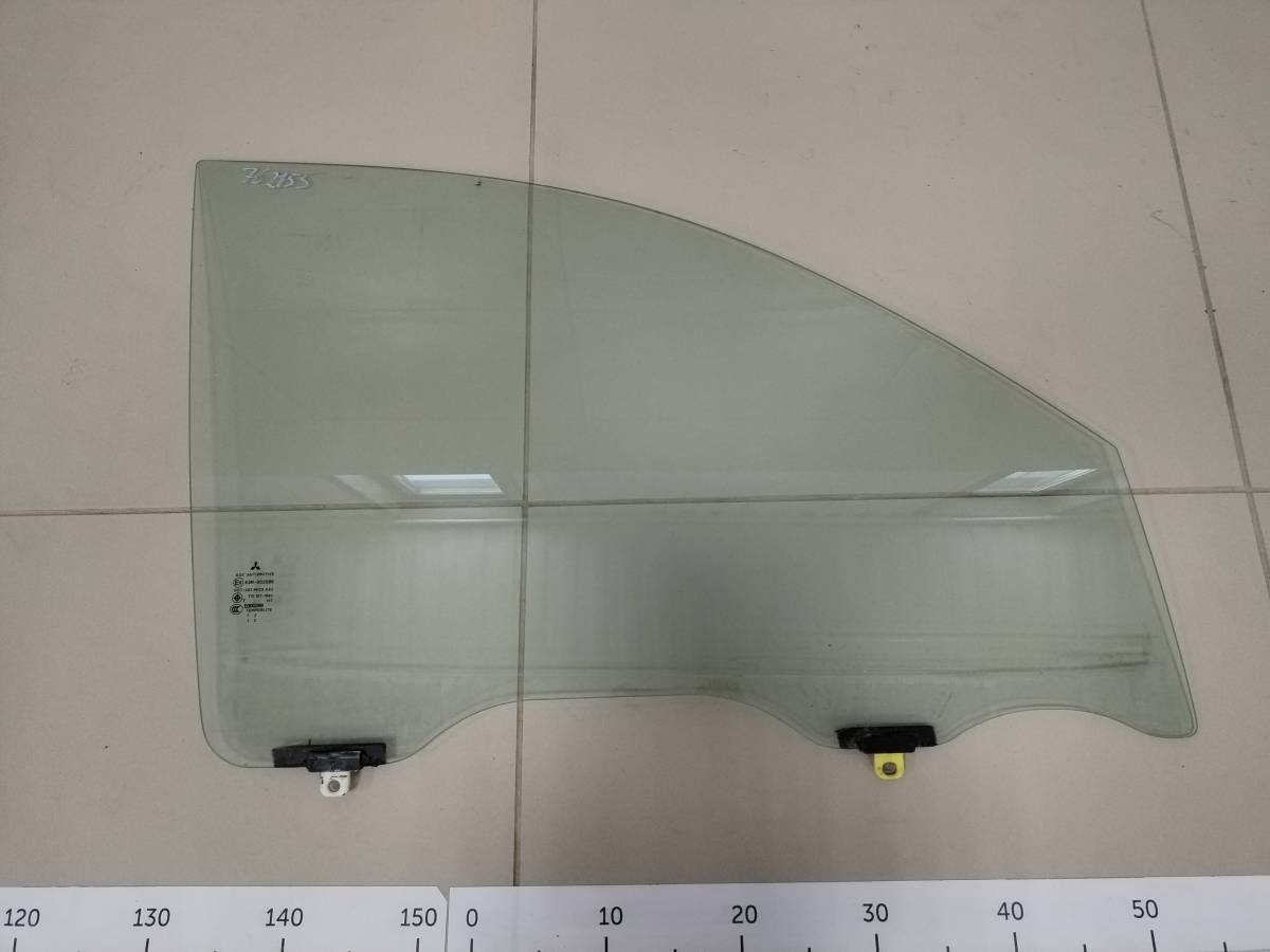 Стекло двери передней правой Mitsubishi Pajero/Montero Sport (KH) 2008-2015